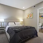 West Hollywood 2Br Flat Steps To Shopping Dining Entertainment